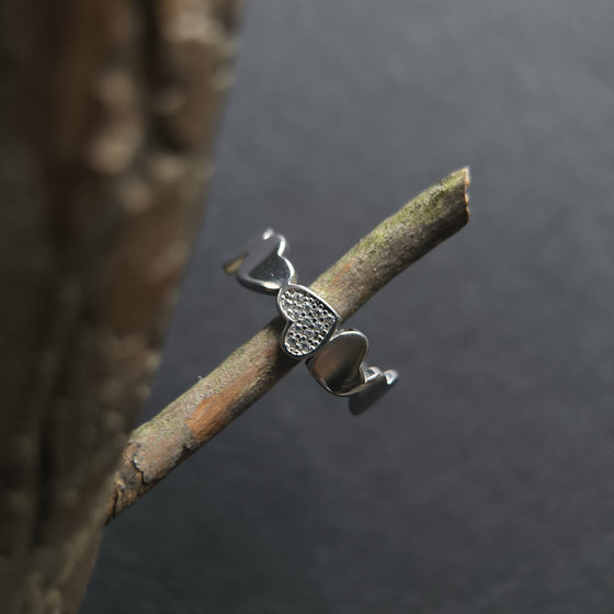 Silver ring with cubic zirconia