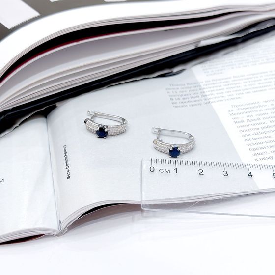 Срібні сережки з сапфіром 1.867ct, фіанітами