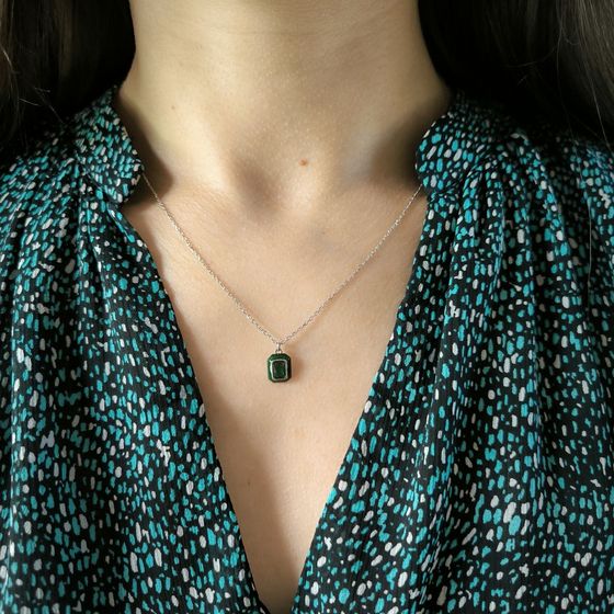 Silver necklace with phianites, semallu