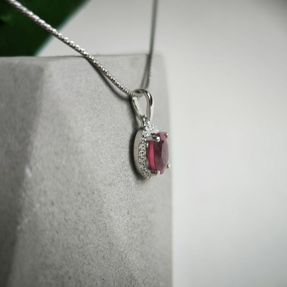 Silver pendant with a 2.098-carat ruby and cubic zirconia
