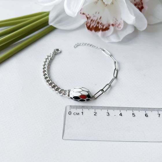 Silver bracelet with yemallu