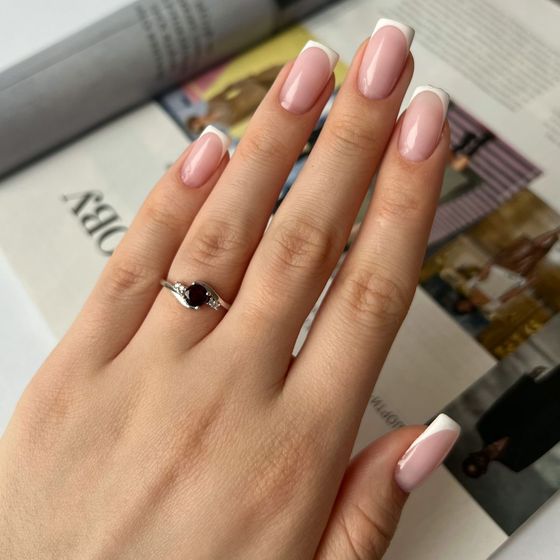 Срібна каблучка з гранатом 0.656ct