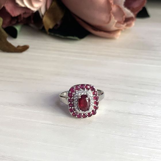 Серебряное кольцо с рубином 0.95ct