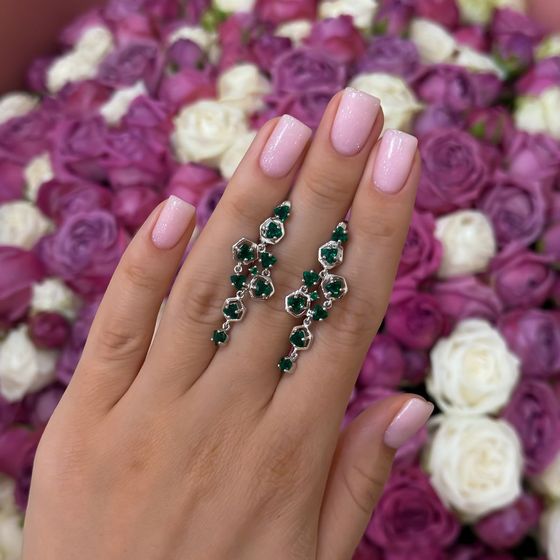 Silver earrings with a 3.625-carat nano emerald