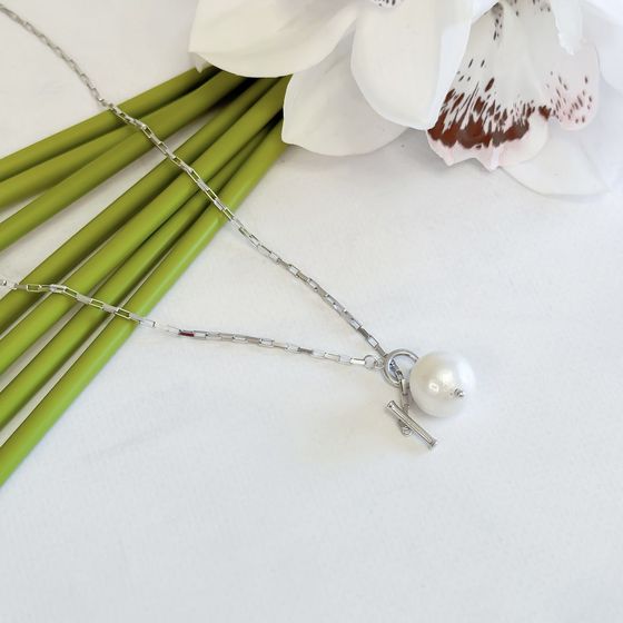 Silver necklace with baroque pearls