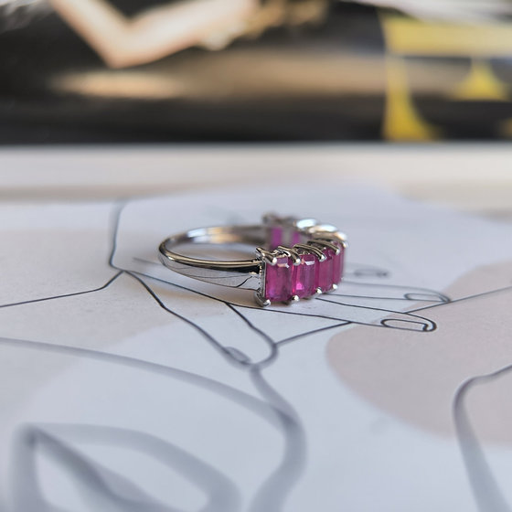 Срібне кільце з рубіном 3,552 карата