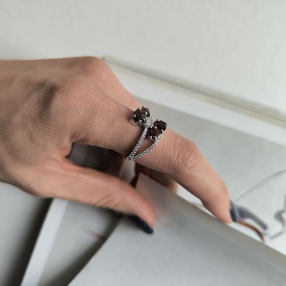 Срібна каблучка з гранатом 2.325ct