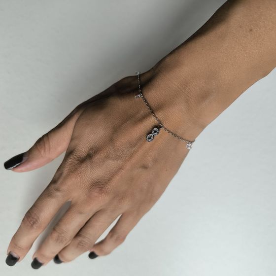 Silver bracelet with phianites