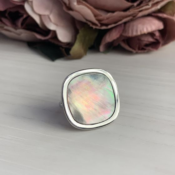 Серебряное кольцо с перламутром 4.078ct