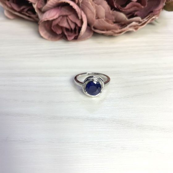Silver ring with sapphire 2.433ct