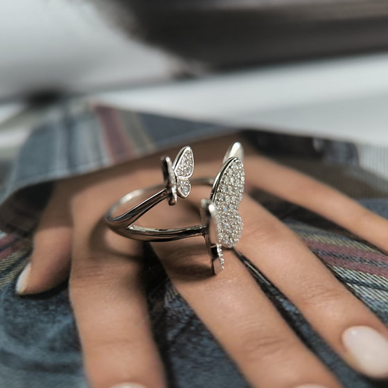 Серебряное кольцо с фианитами