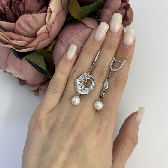 Срібні сережки з перлами