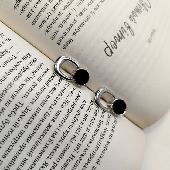 Срібні сережки з оніксом