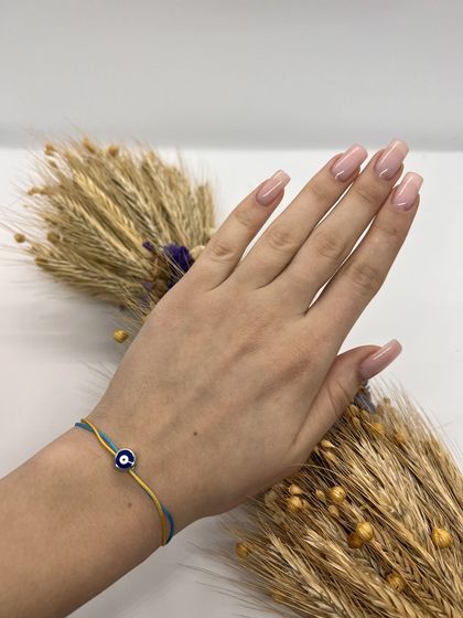 Silver bracelet with yemallu