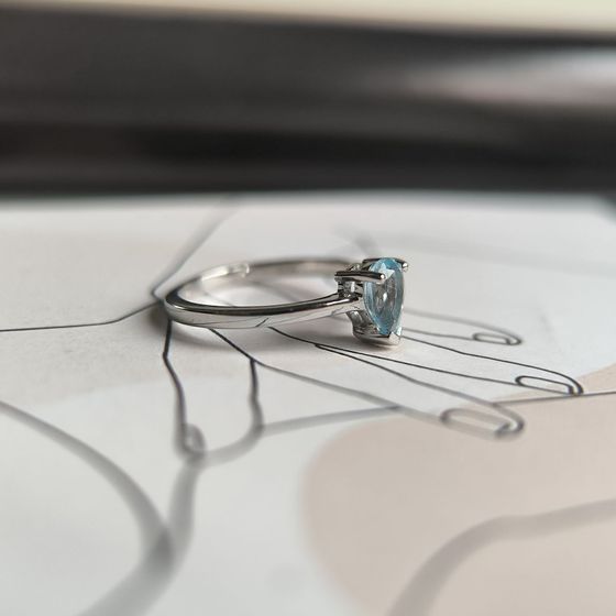 Срібна каблучка з топазом 0.771ct