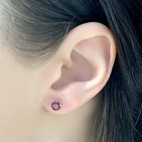 Срібні сережки з рубіном