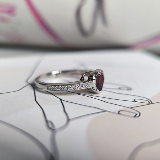 Silver ring with nano garnet 0.9ct