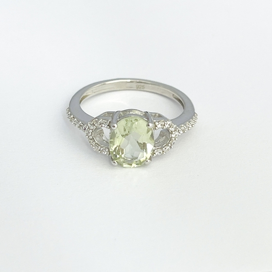 Серебряное кольцо с зеленим аметистом 1.525ct, фианитами