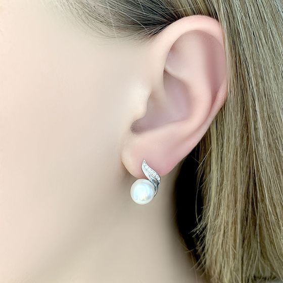 Silver earrings with pearls 3.65ct