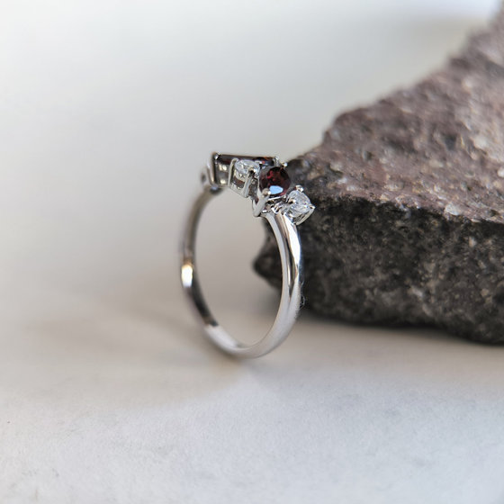 Silver ring with garnet