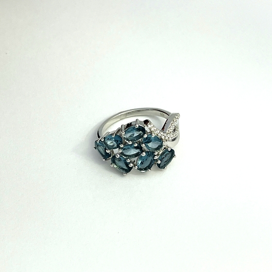 Серебряное кольцо с топазом Лондон Блю 2.696ct