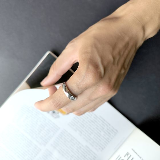 Срібна каблучка з фіанітами