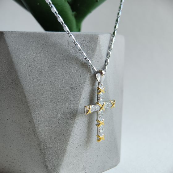 Серебряный крестик с фианитами