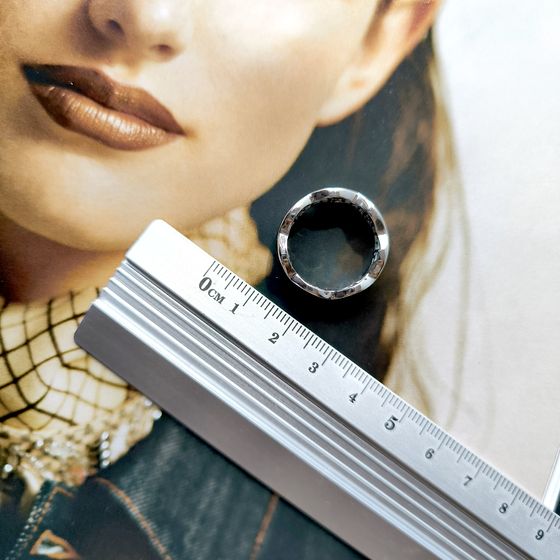 Срібна каблучка без каменів