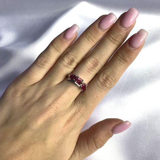 Серебряное кольцо с рубином 2.144ct