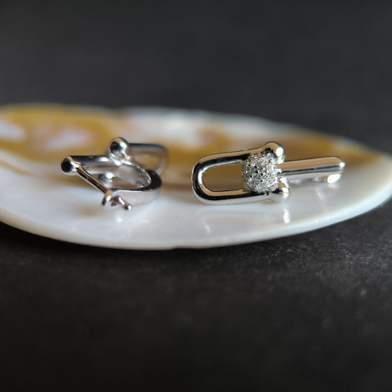 Срібні сережки з фіанітами