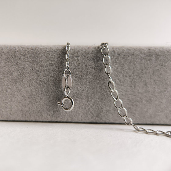 Silver necklace without stones