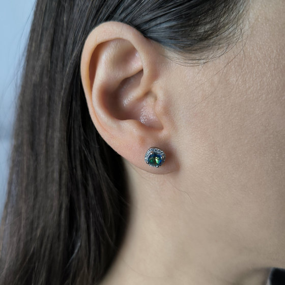 Серебряные серьги с мистик топазом 1.156ct, фианитами
