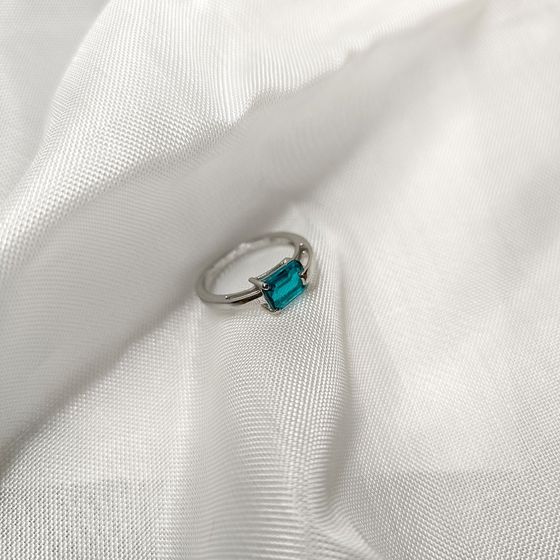 Серебряное кольцо с изумрудом nano 1.385ct