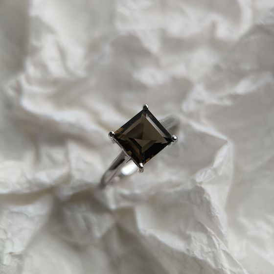 Серебряное кольцо с раухтопазом (дымчатым кварцем) 2.308ct