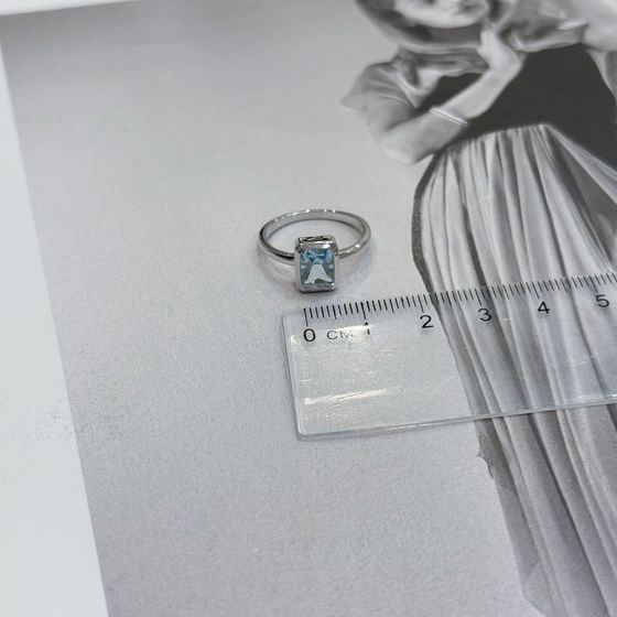 Серебряное кольцо с топазом 1.842ct