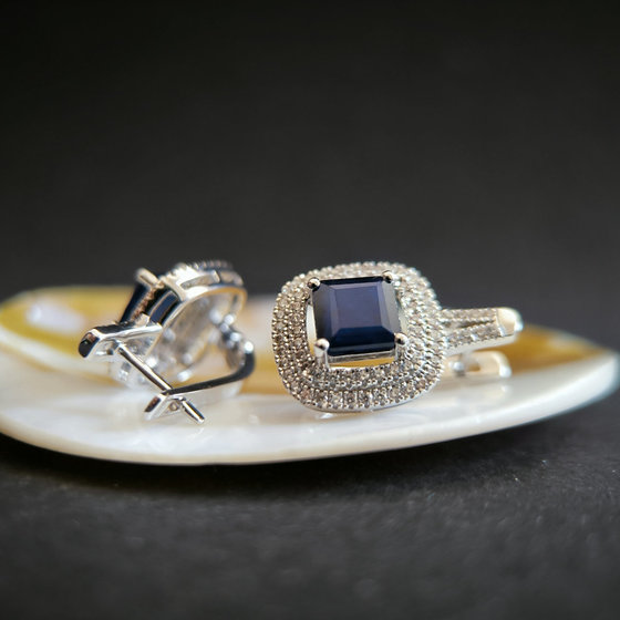 Срібні сережки з сапфіром 5.717ct, фіанітами