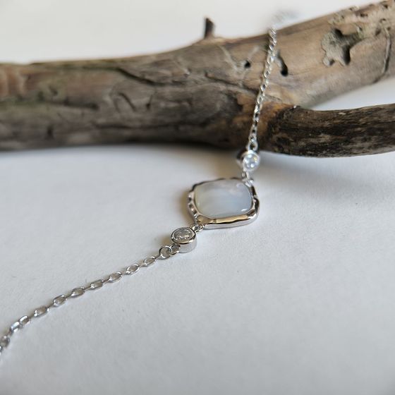 Silver bracelet with mother-of-pearl, phyanites