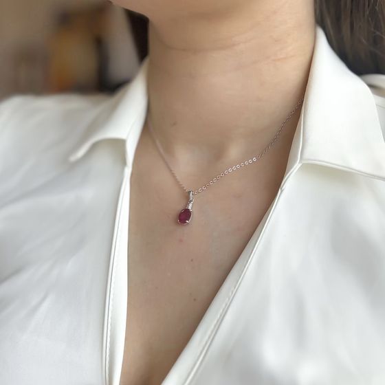 Срібна підвіска з рубіном 3,708 карата