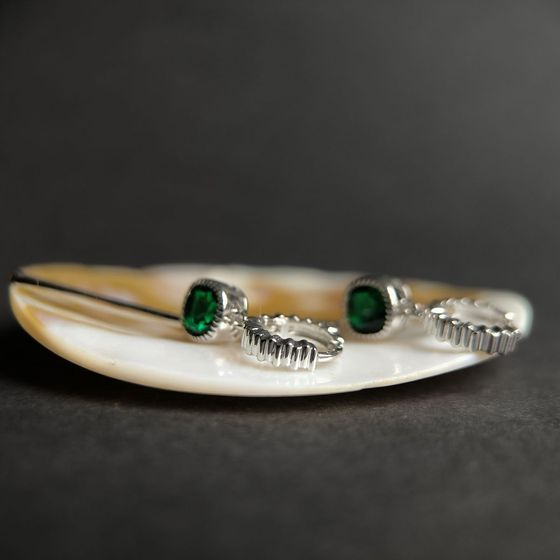 Срібні сережки зі смарагдом nano 1,892 карата