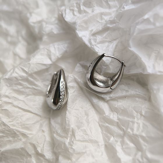 Серебряные серьги с фианитами