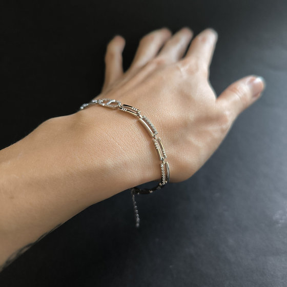 Silver bracelet with cubic zirconia