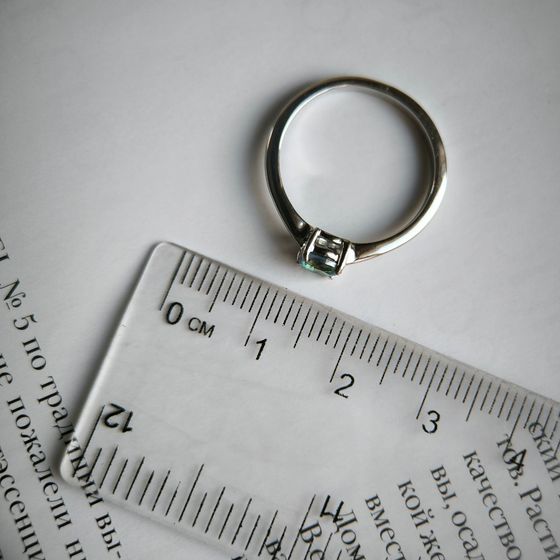 Срібна каблучка з містичним топазом