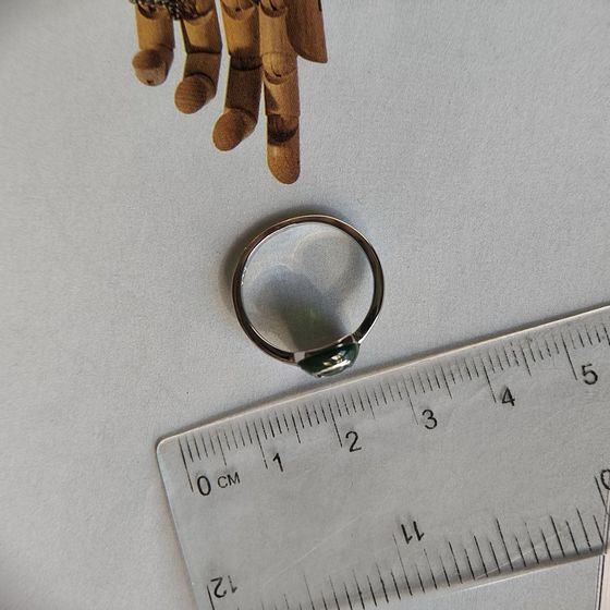 Серебряное кольцо с фианитами, емаллю