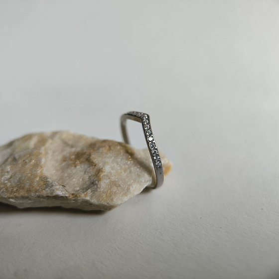 Серебряное кольцо с фианитами