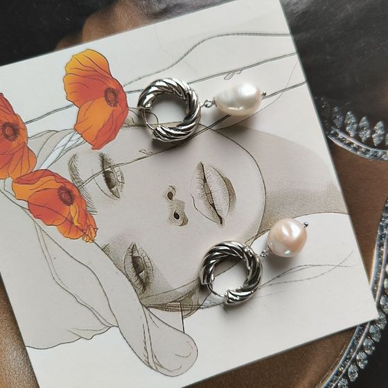 Срібні сережки з перлами бароковими