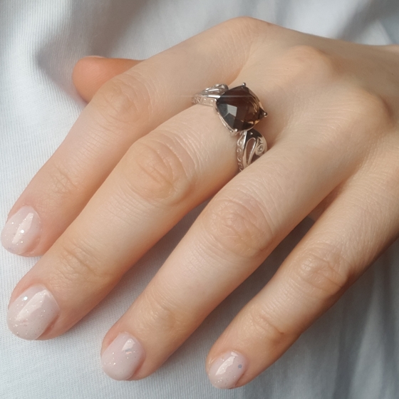 Серебряное кольцо с раухтопазом (дымчатым кварцем) 2.74ct, топазом белым