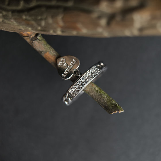 Серебряное кольцо с фианитами 0.18ct