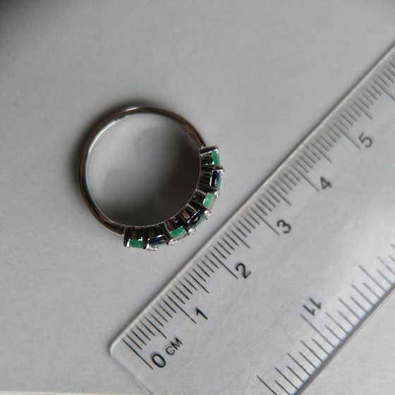 Silver ring with 1.917ct sapphire, emerald, ruby