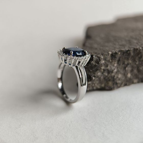 Серебряное кольцо с сапфиром nano
