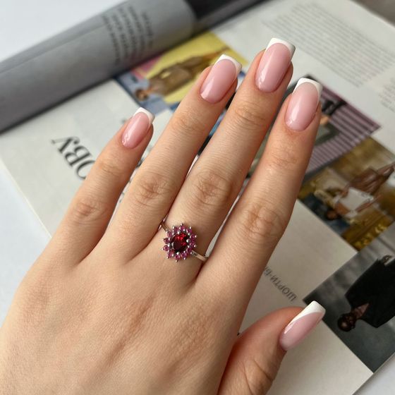 Silver ring with a 1.47-carat garnet and a ruby